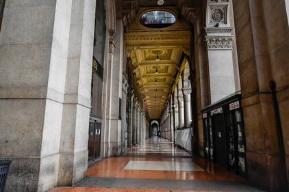 Milano, la prima domenica di blocco per il Covid-19 6
