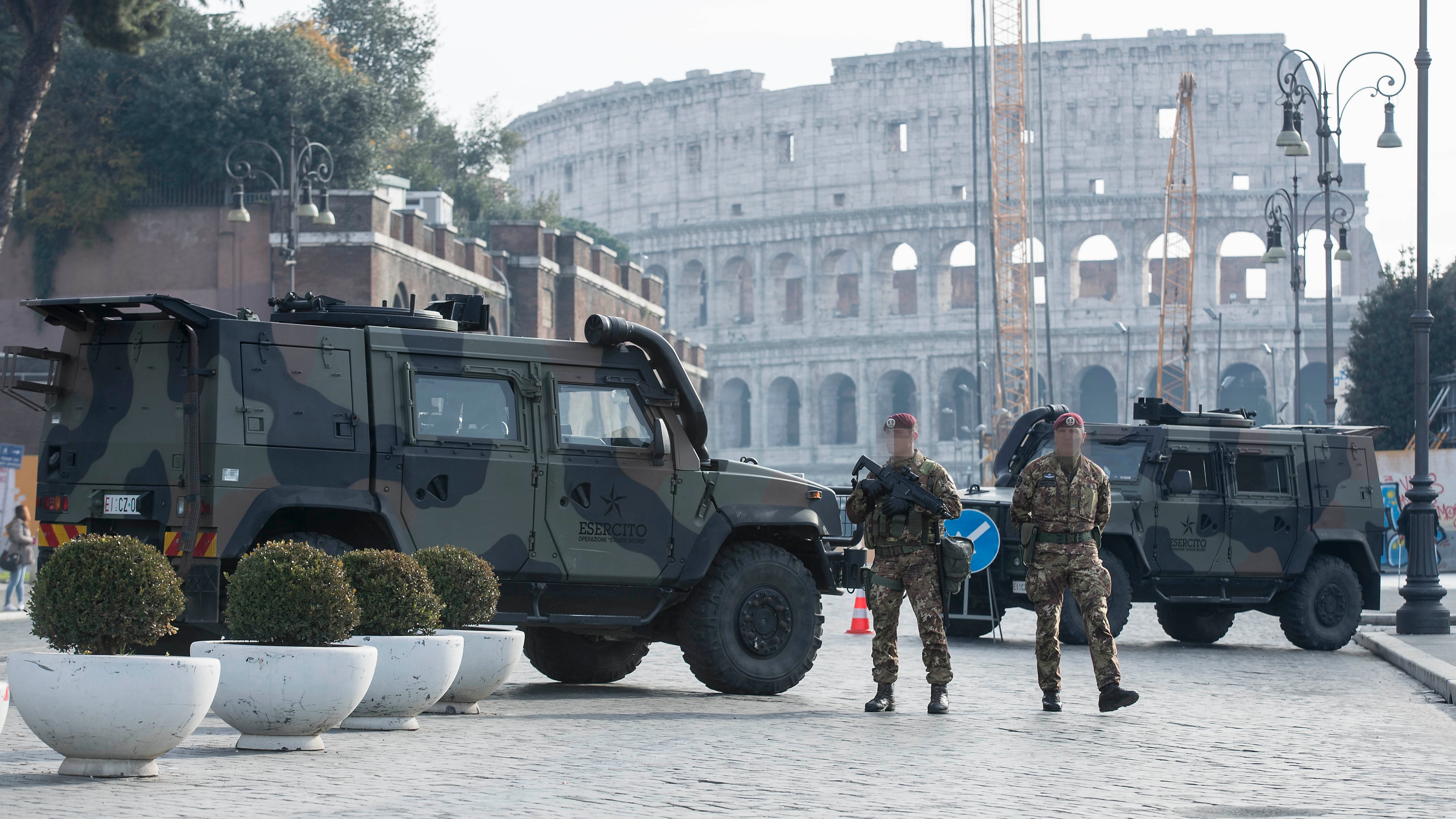 Capodanno blindato. Nelle grandi città c'è il rischio autobomba