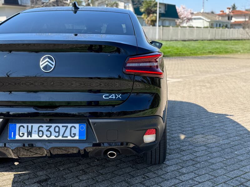 Citroen C4 X 2025: guarda la gallery del crossover coupè, anche ibrido 9
