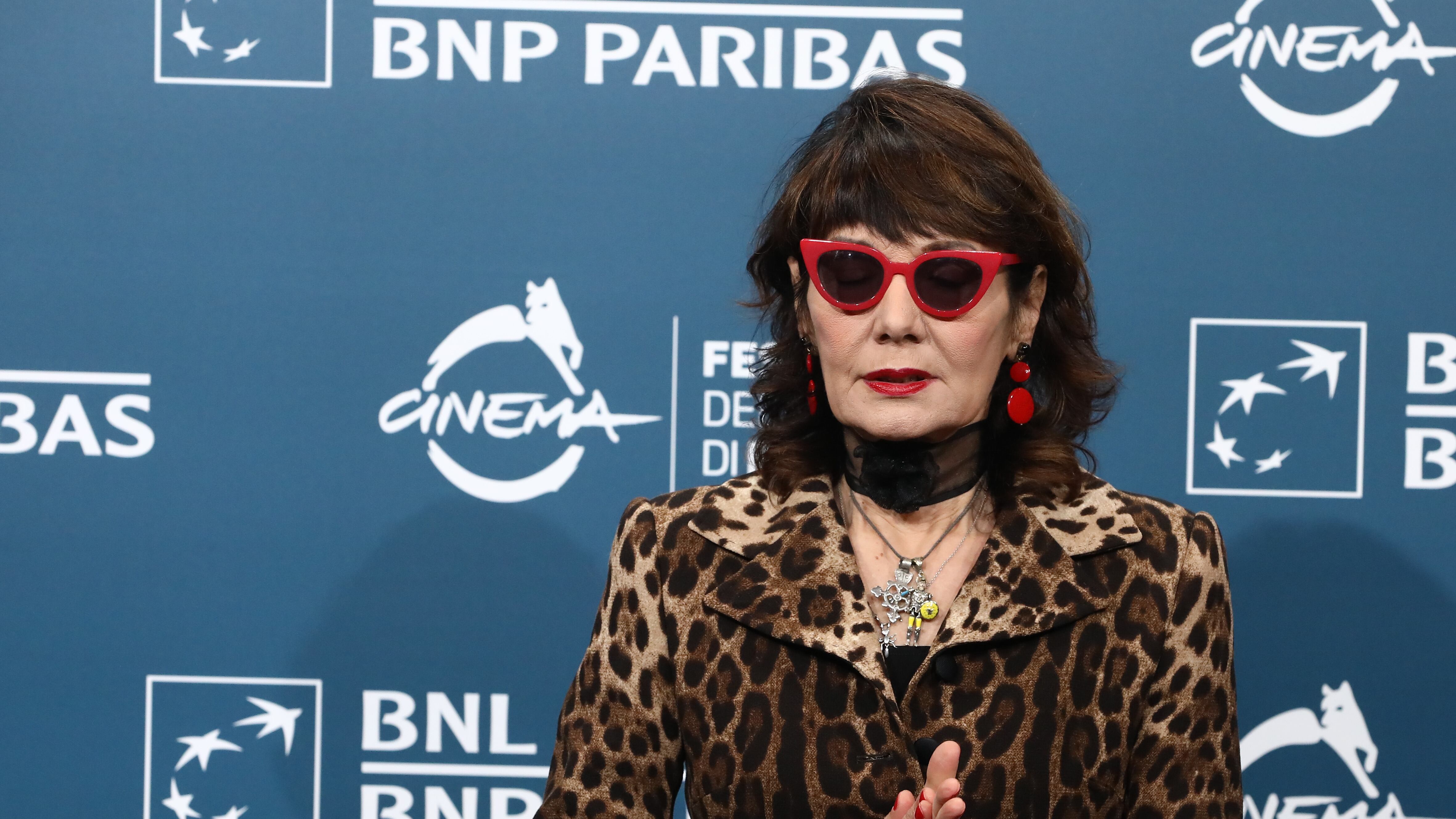 La regista: "La sua forza è la lingua"