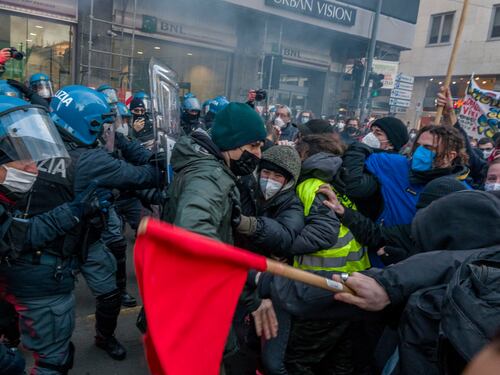 "La sinistra sta con i centri sociali". Il Nord alla prova della piazza