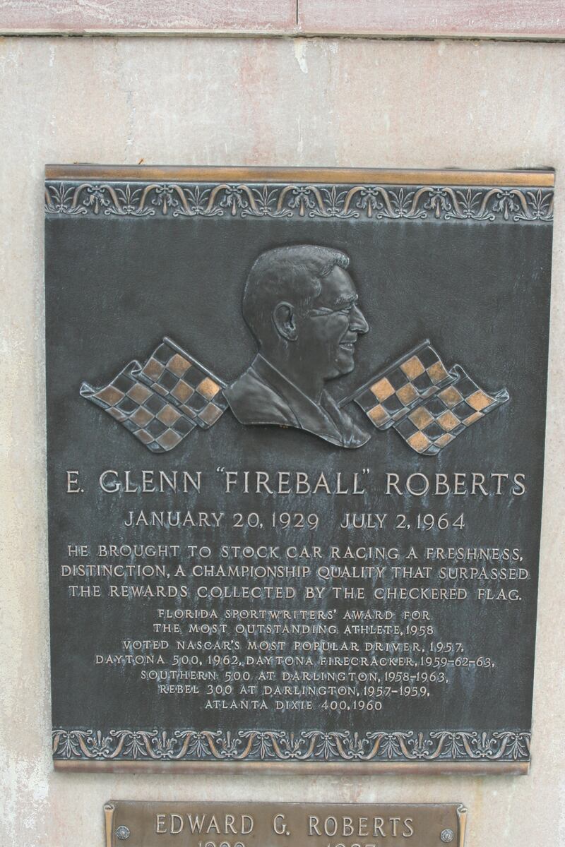 Tomba Fireball Roberts Wikimedia