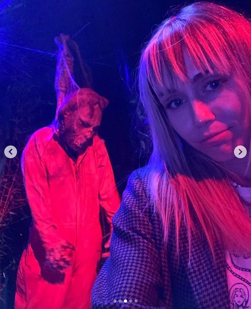 Miley Cyrus si prepara ad Halloween: foto 6