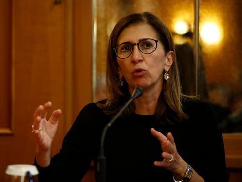 Confindustria contro il governo: "Dl Rilancio carente"