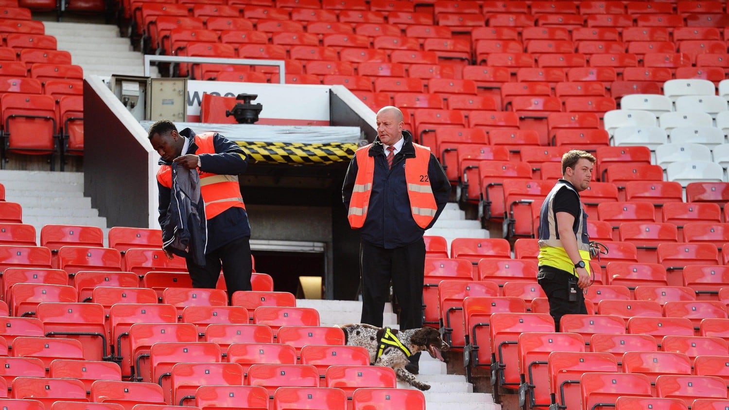 Manchester, evacuato lo stadio. Ma il finto ordigno è della polizia