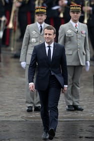 Emmanuel Macron si insedia all'Eliseo: da oggi è ufficialmente presidente 7