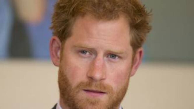 "Non sposare Meghan". E il principe Harry lo "banna" dagli amici