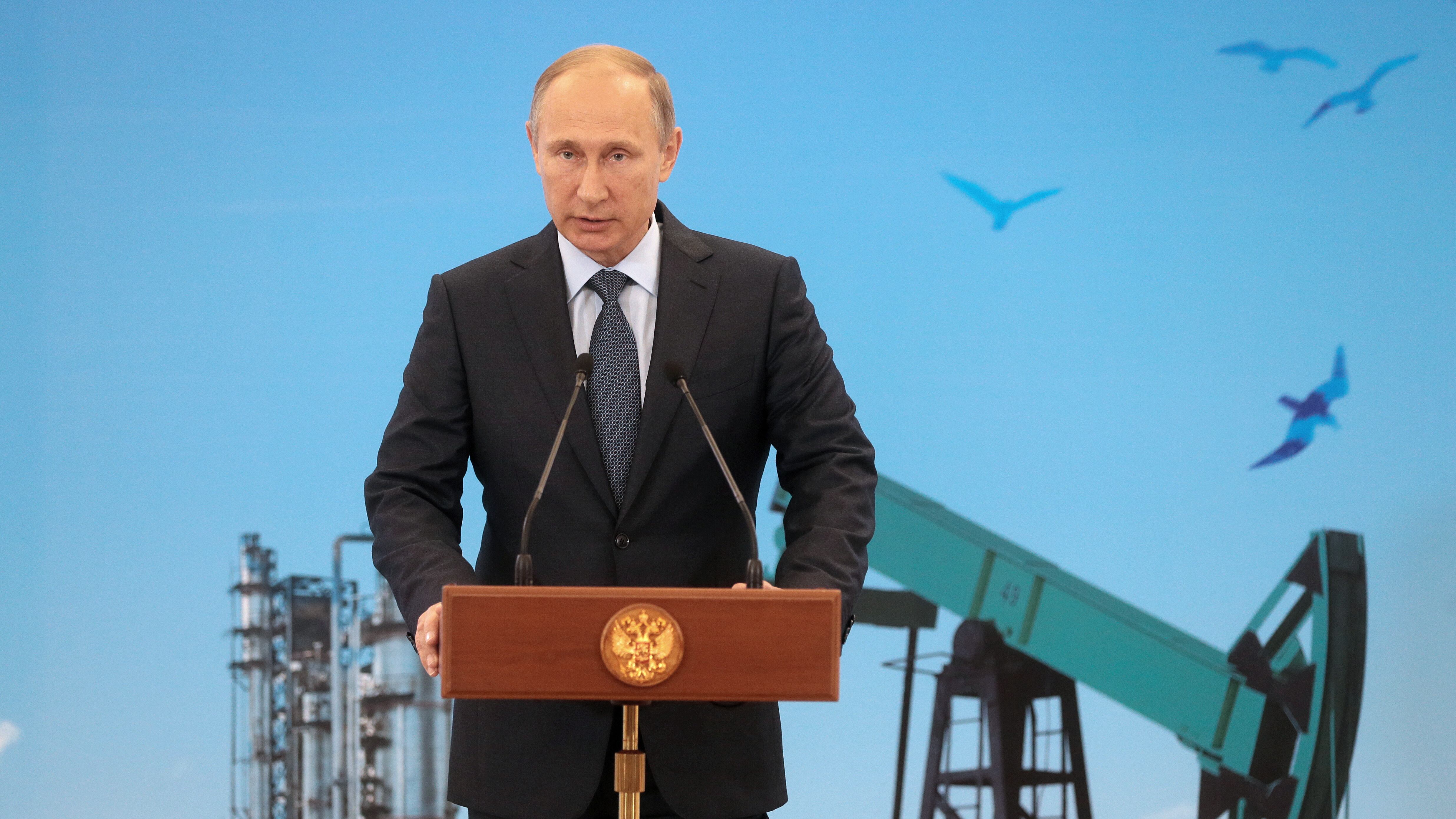 Biden impone l'embargo su petrolio e gas. E Putin risponde così