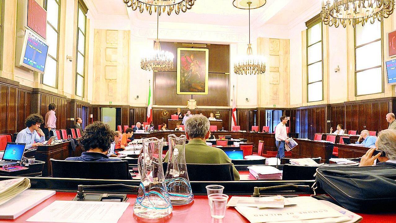 Stretta in Consiglio: «Basta notti in bianco»