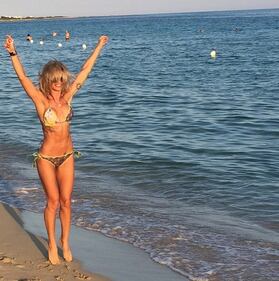 Maddalena Corvaglia, il bikini più esplosivo del Salento 3
