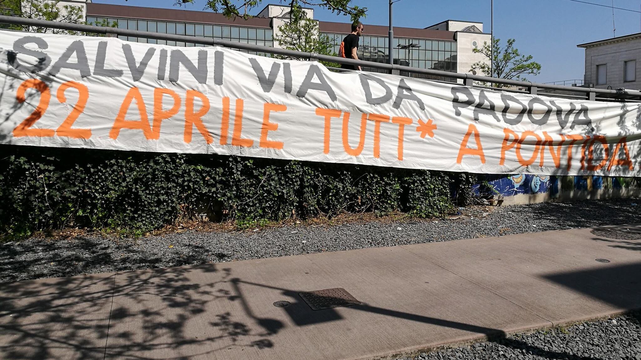 Padova, arriva Salvini: tensione tra centri sociali e polizia