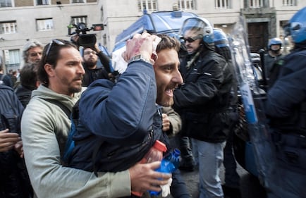 Scontri al corteo dei lavoratori Ast 7