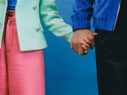 Pantaloni che slanciano la figura a 60 anni