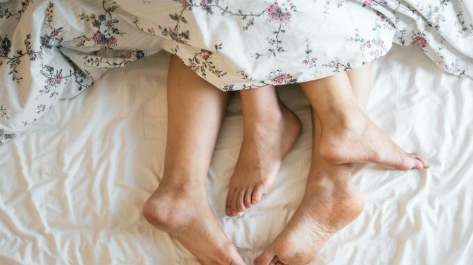 Cade dal letto e resta paralizzata, fa causa all'azienda