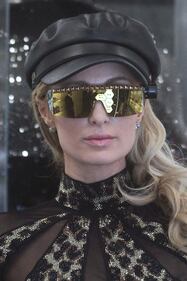 Paris Hilton shopping 3