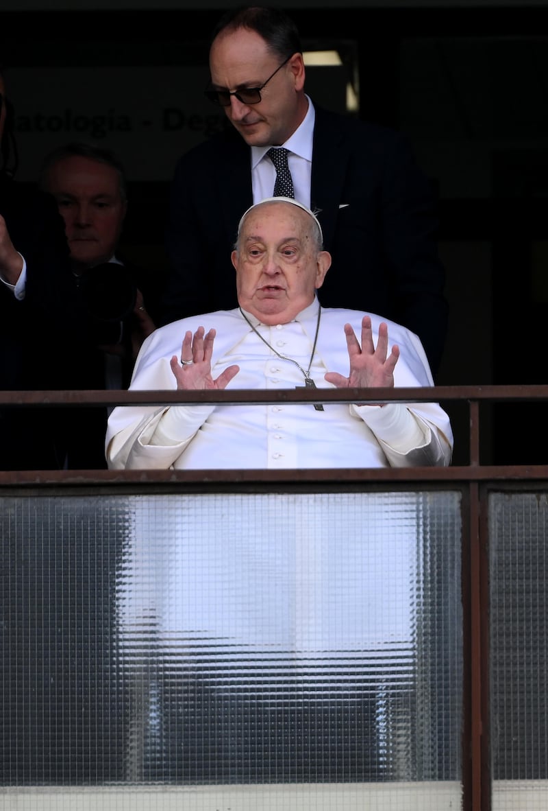 Il Papa lascia l'ospedale 3