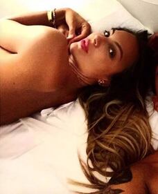 Sarah Nile sexy per l'addio al nubilato 14