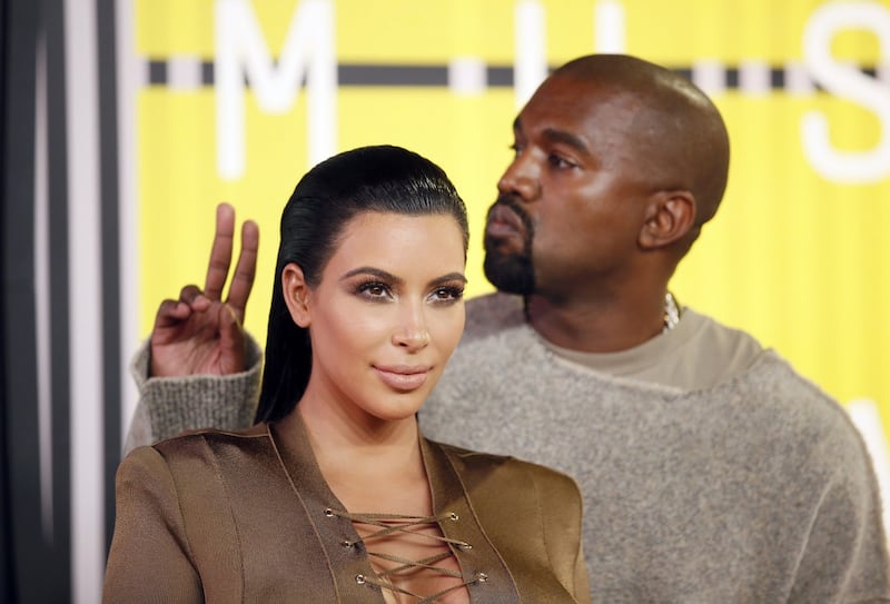 Kim Kardashian: pancione sul tappeto rosso per gli MTV VMA 2015 10