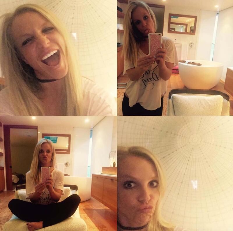 Britney Spears con gli occhiali, foto 16