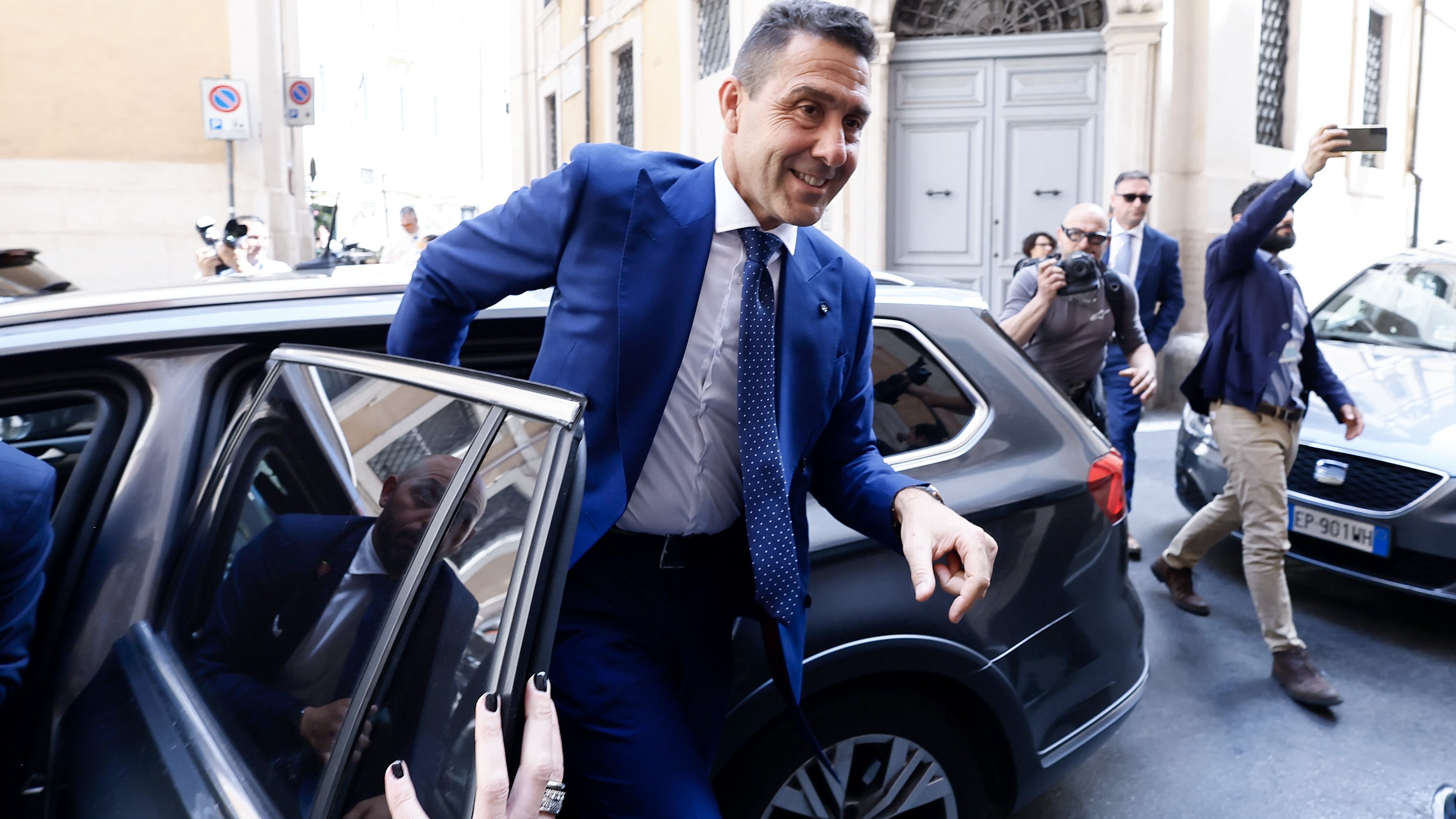 Meloni si congratula con i medagliati. La sinistra se la prende con Vannacci