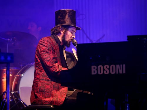 I canti festosi di Capossela da Tom Waits al "Padrino"