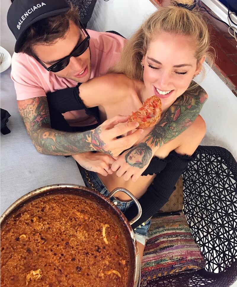 Chiara Ferragni hot, ragnatela sul seno 13