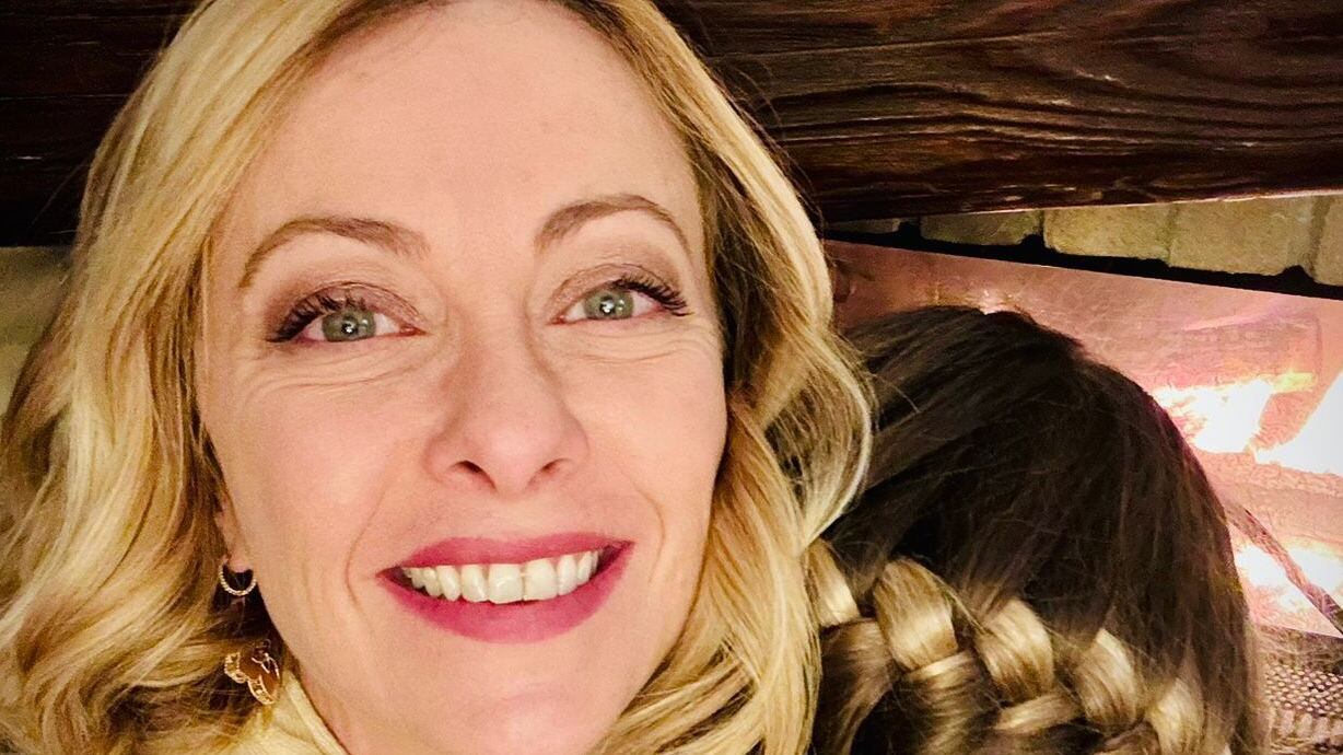 “Auguri di gioia e serenità”. Il messaggio di Natale di Giorgia Meloni