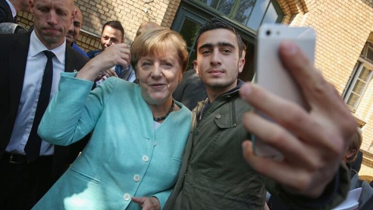 Selfie con Merkel, il profugo perde la causa con Facebook