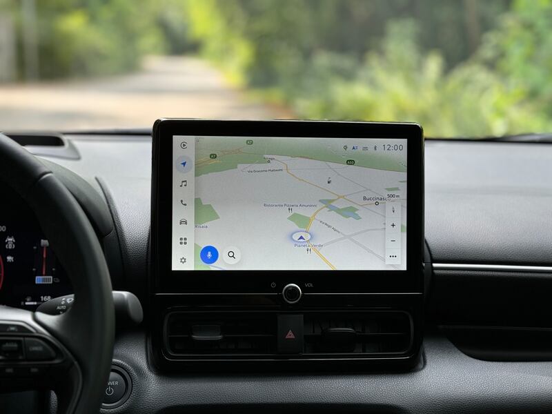 Mazda2 Hybrid 2024: guarda la gallery della citycar ibrida da 10 e lode 12