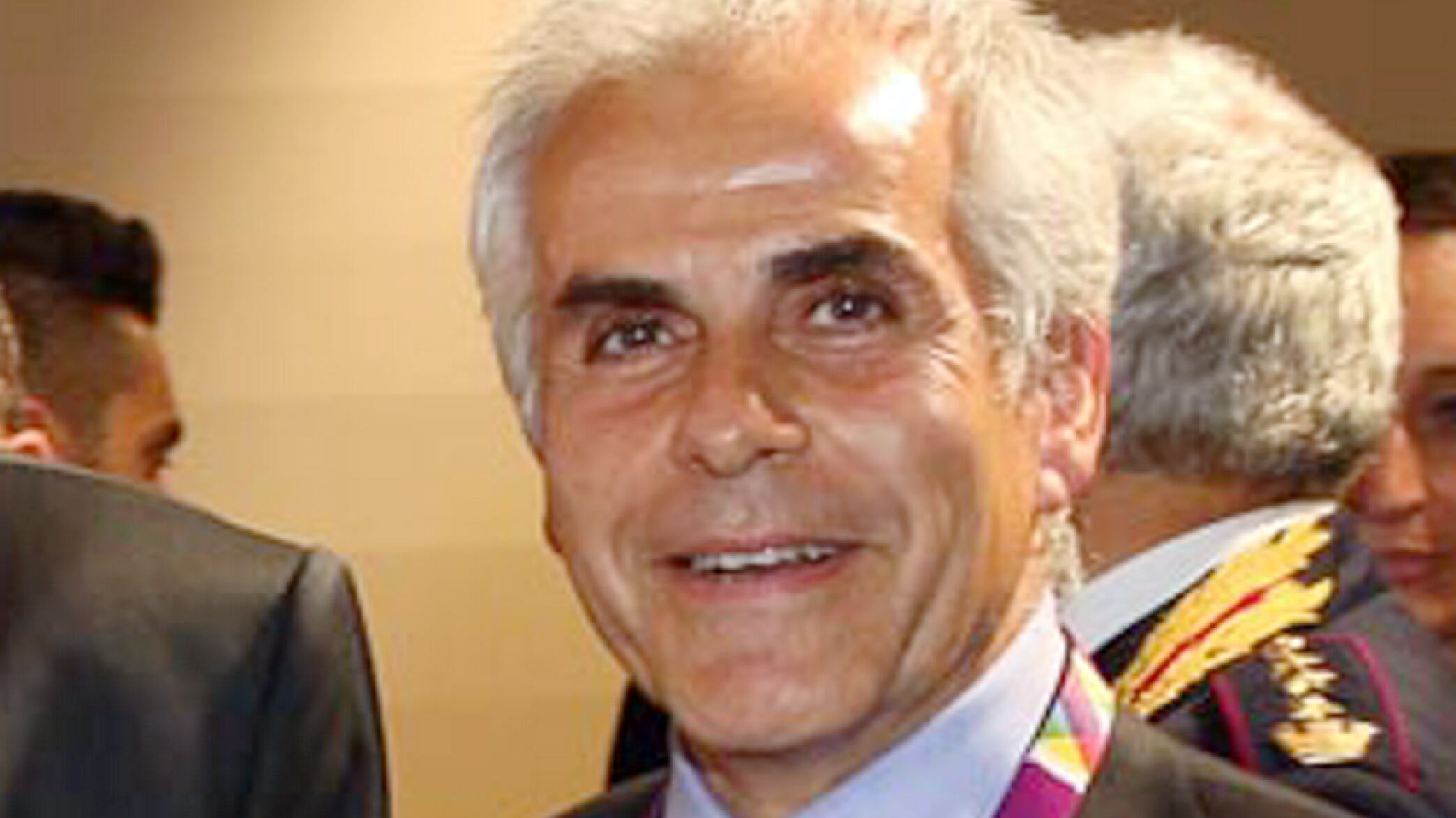 L'imbroglio sui dossier: vendevano file già noti
