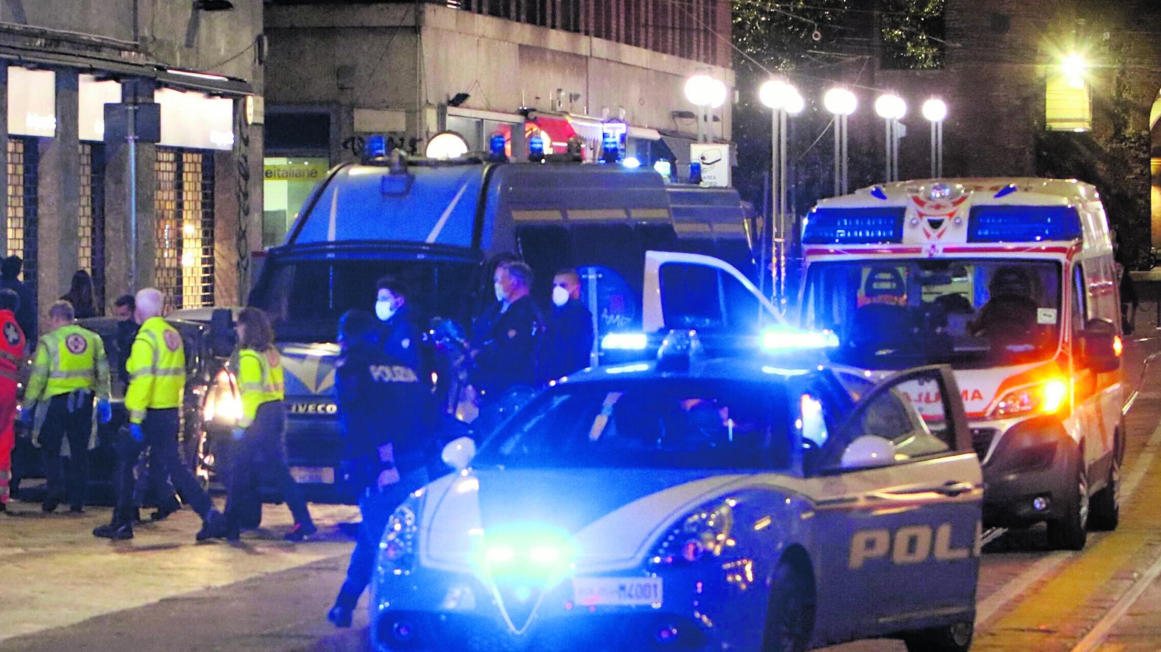 Movida, caos e botte: "Qui non si vive più"