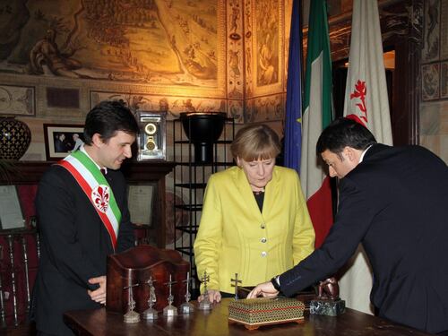 Merkel a cena da Renzi: al via il bilaterale tra paccheri e fiorentina