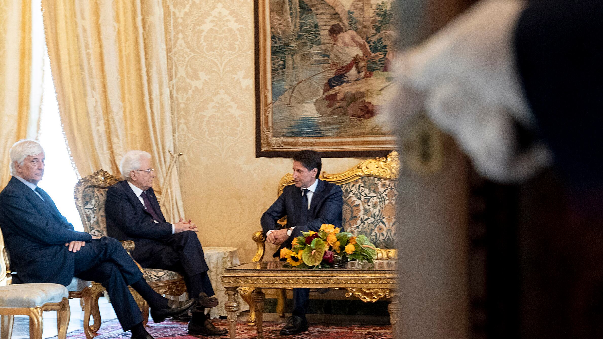 Governo in bilico, M5s e Lega: "Veto di Mattarella su Savona"