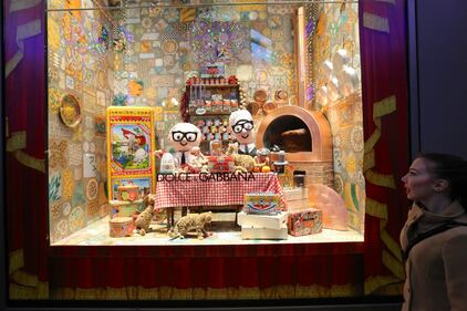 Natale alla Rinascente con le vetrine di Dolce & Gabbana 4