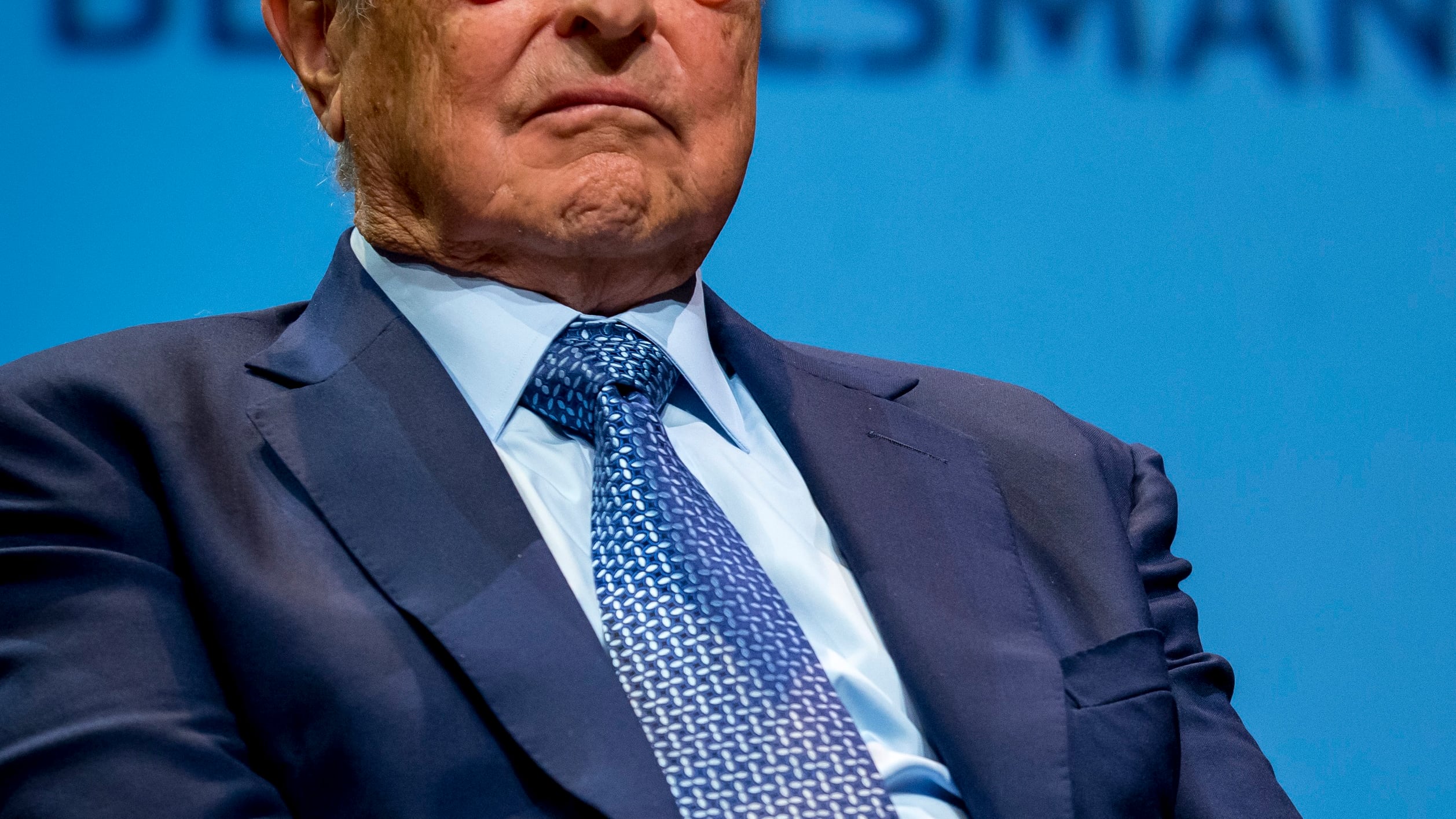 La pioggia di milioni sull'Italia: ecco chi incassa soldi di Soros