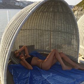 Alessia Marcuzzi, bikini sexy al mare 2