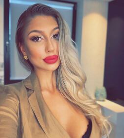 Milan-Inter pure sui social: le wag infiammano la Stracittadina 9