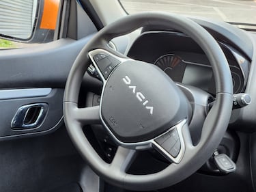 Dacia Spring: guarda tutte le foto 17
