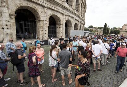 I sindacati tengono chiuso il Colosseo 9