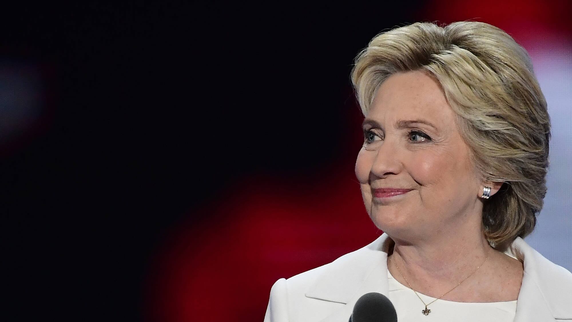 Hillary è già nella storia. La prima donna candidata punta sulla continuità