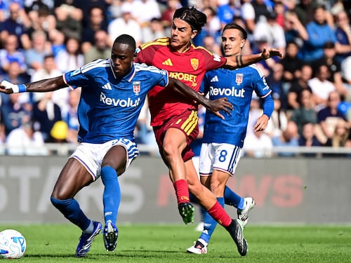 La Roma in dieci strappa un punto d’oro al Como: al Sinigaglia finisce 0-0