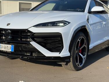 Lamborghini Urus SE: guarda la gallery del nuovo super-SUV da 800 CV 4