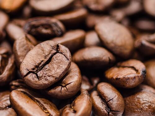 Dolore? Beviamoci 2 tazzine di caffè al giorno