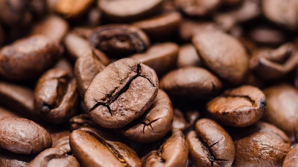 Dolore? Beviamoci 2 tazzine di caffè al giorno