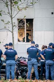 Milano, violenta esplosione in un condominio in piazzale Libia 4