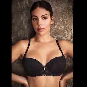 Georgina Rodriguez si prende la scena su Instagram 5