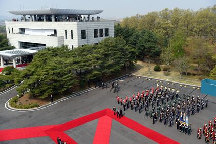 Vertice Kim-Moon, le due Coree sfilano insieme 9