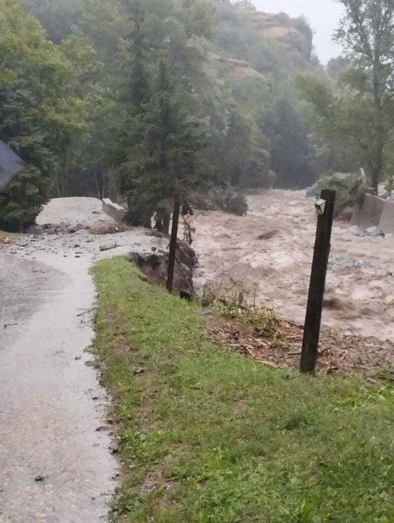 Il ponte crollato e le frane: i danni del maltempo al Nord 3