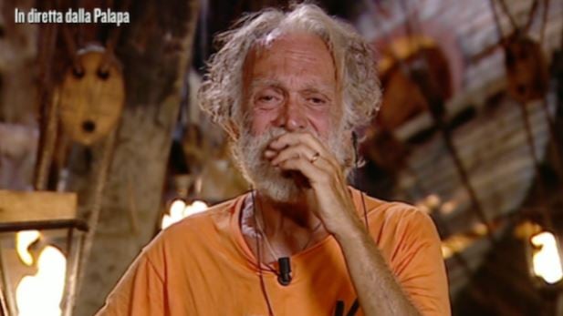 Isola dei Famosi, l'indiscrezione: "Riccardo Fogli ha chiesto le pilloline blu"
