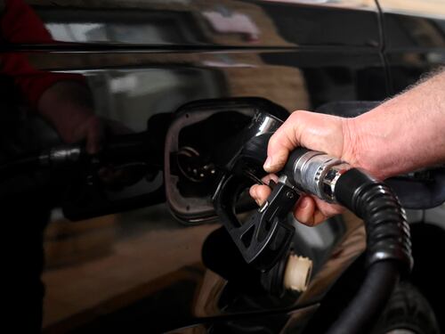 Il carburante è alle stelle: rischio paralisi per l'Italia